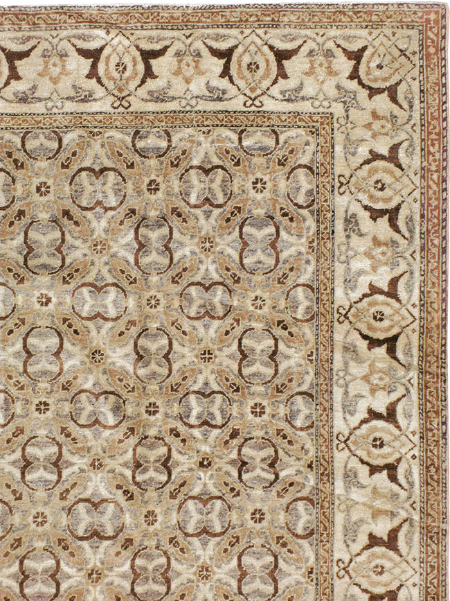 Antique Indian Lahore Room Size Carpet, No.8258 - Galerie Shabab