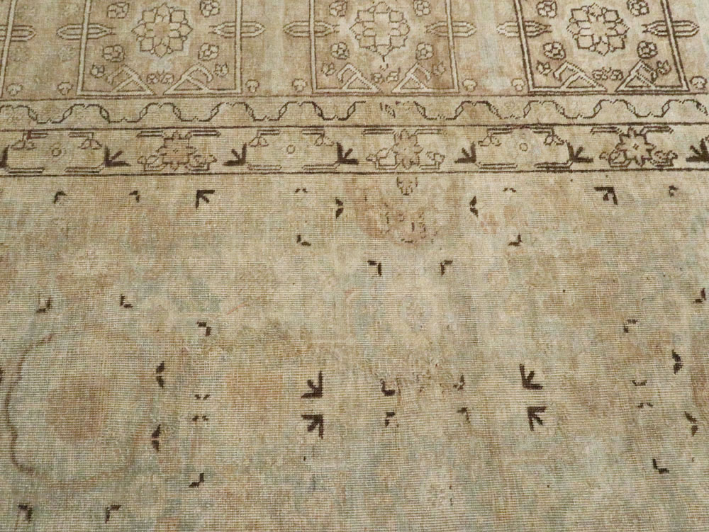 Antique Persian Tabriz Carpet, No.8260 - Galerie Shabab