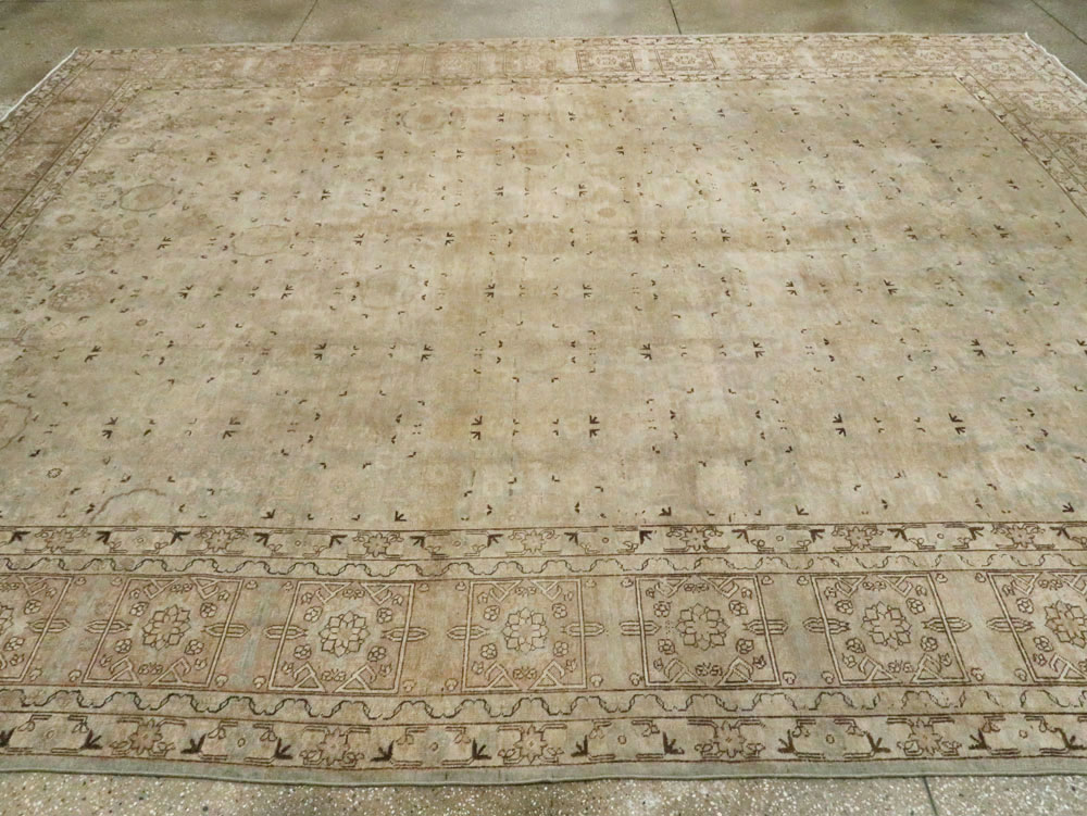 Antique Persian Tabriz Carpet, No.8260 - Galerie Shabab