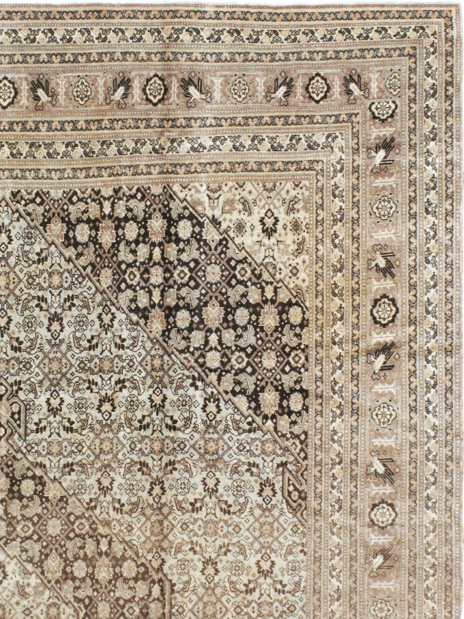 Antique Persian Tabriz Carpet, No.8320 - Galerie Shabab