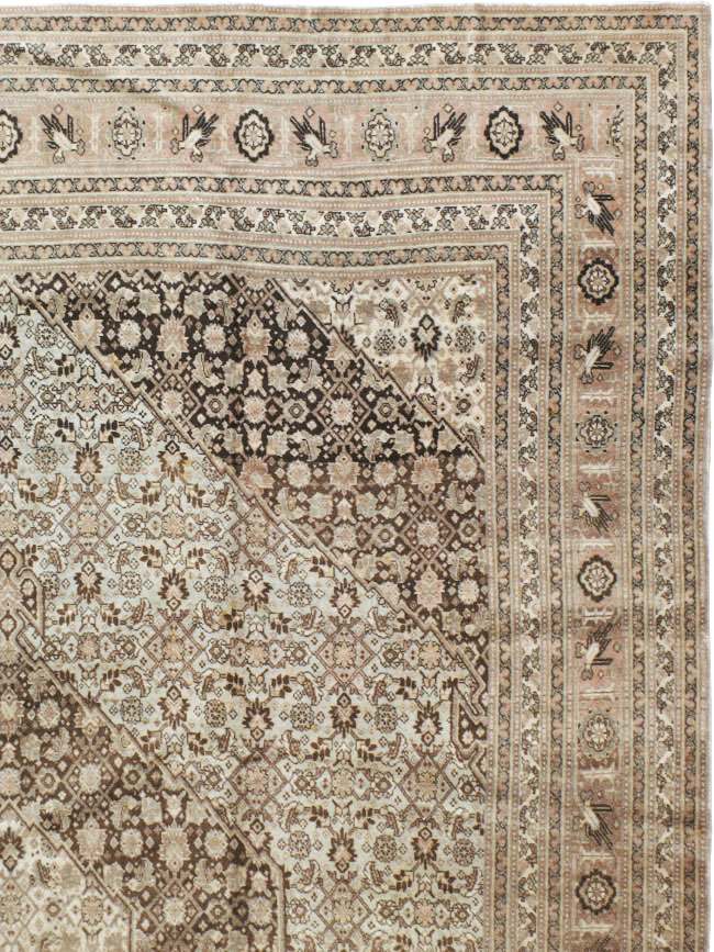 Antique Persian Tabriz Carpet, No.8320 - Galerie Shabab