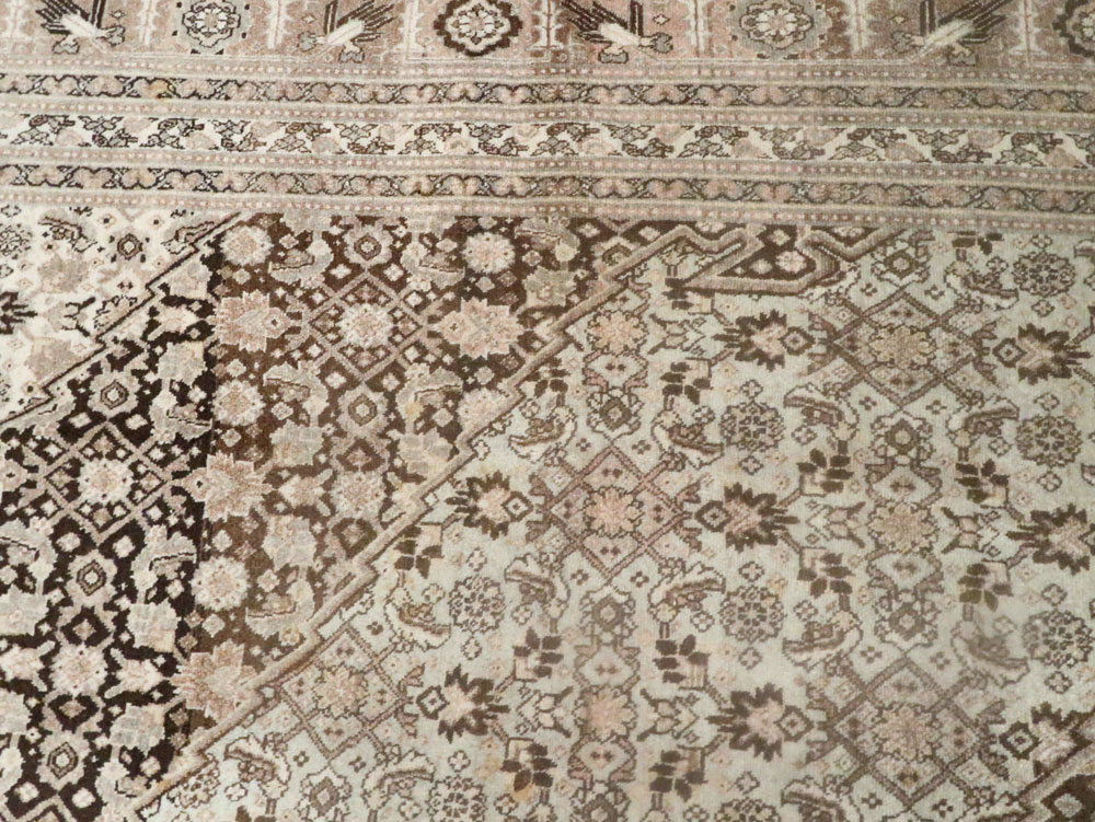 Antique Persian Tabriz Carpet, No.8320 - Galerie Shabab