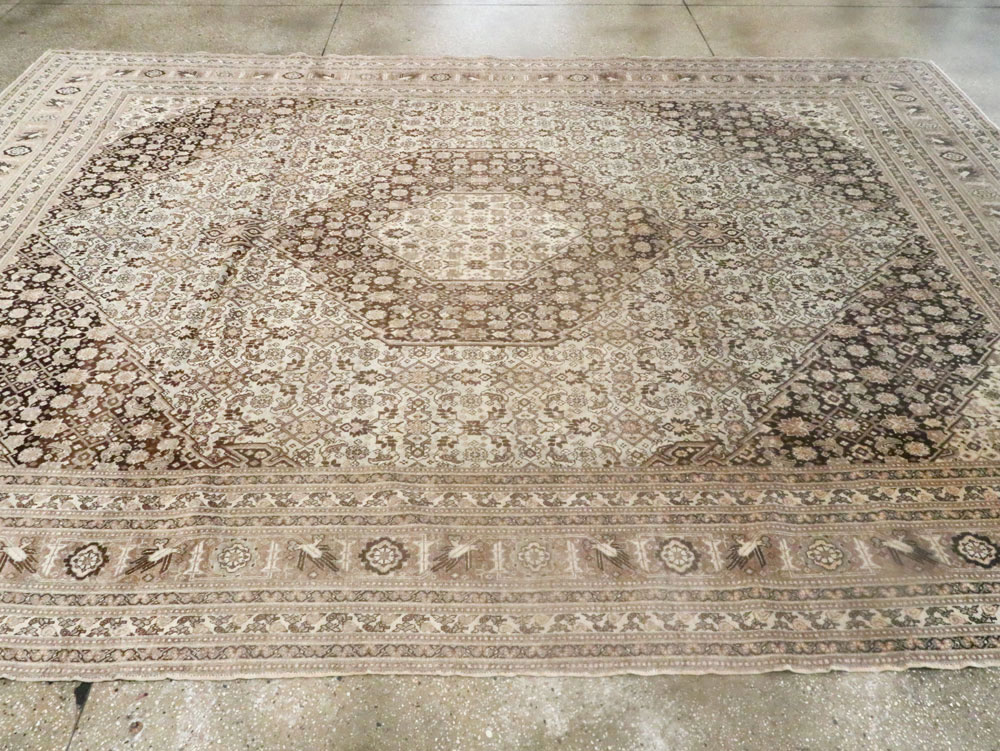 Antique Persian Tabriz Carpet, No.8320 - Galerie Shabab