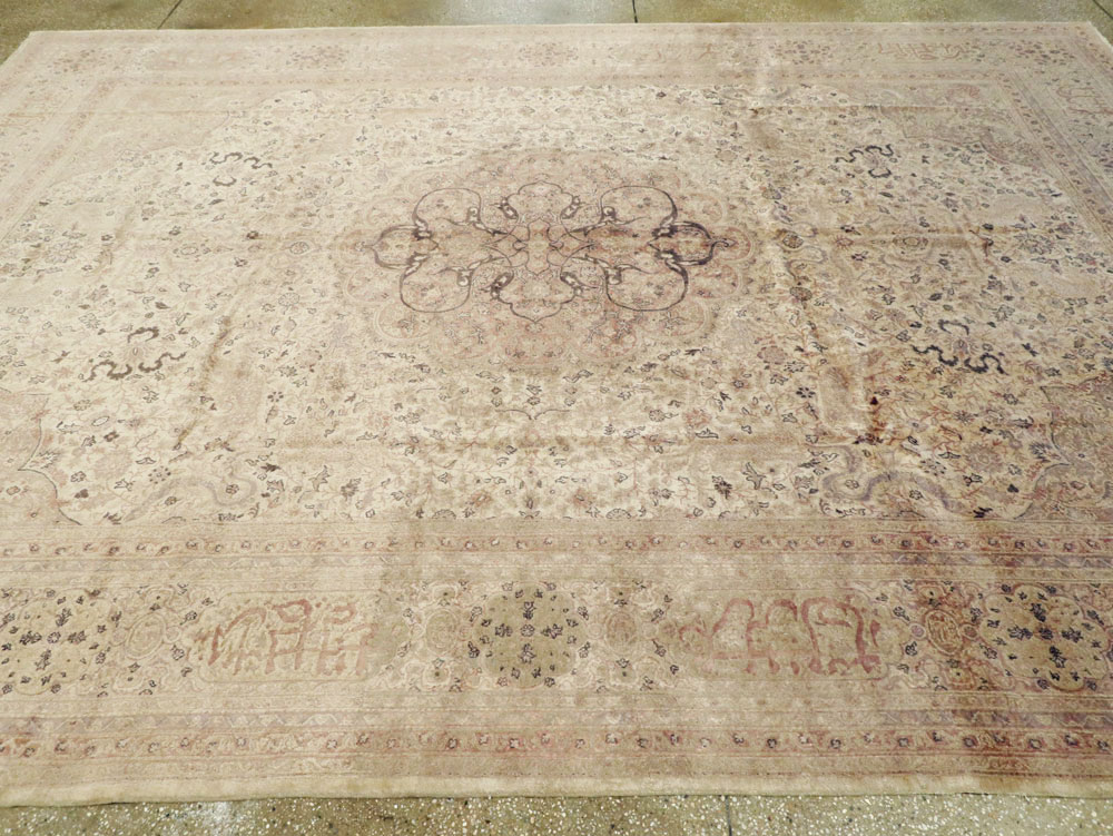 Antique Turkish Sivas Carpet, No.8322 - Galerie Shabab
