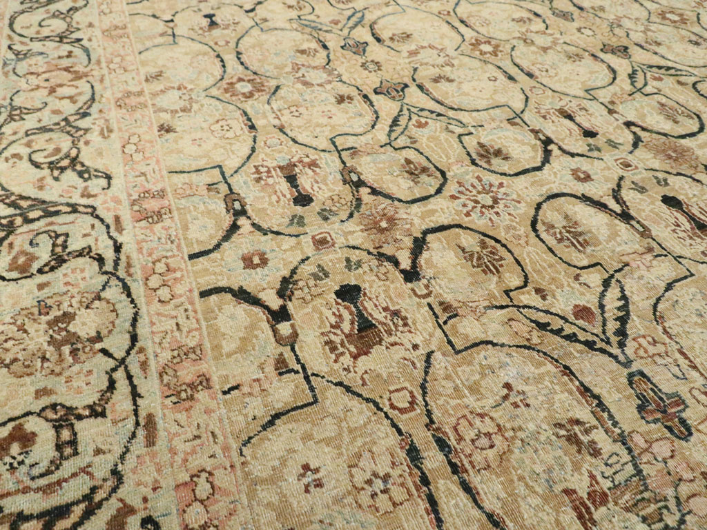 Antique Persian Tabriz Carpet, No.8331 - Galerie Shabab