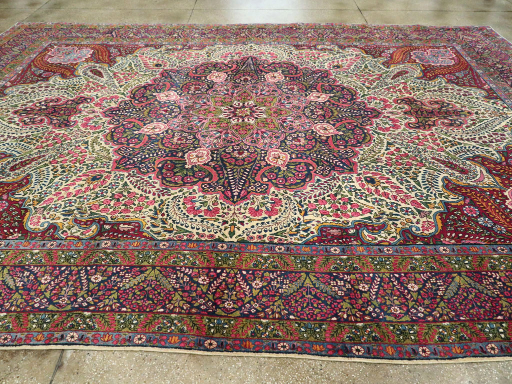 Vintage Persian Yazd Carpet, No.8344 - Galerie Shabab