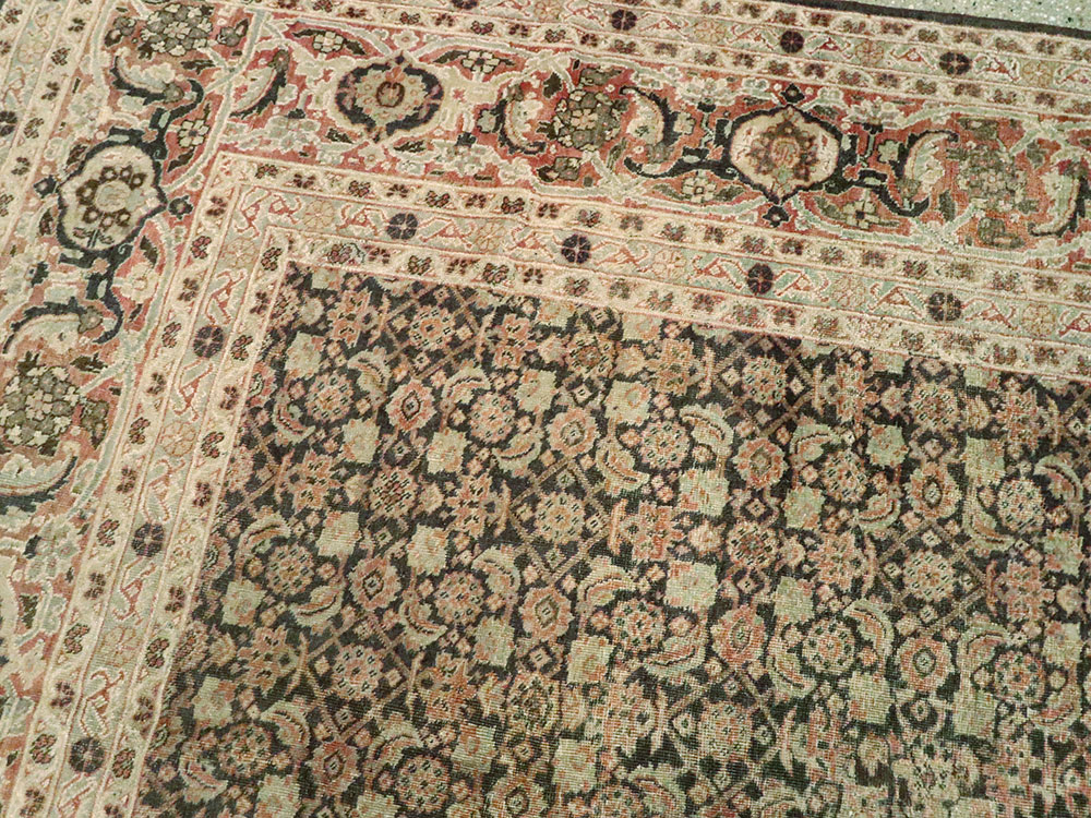 Antique Persian Tabriz Carpet, No.8351 - Galerie Shabab