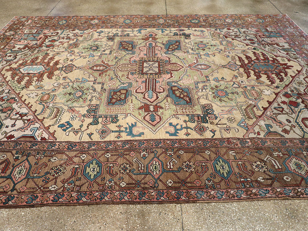 Antique Persian Serapi Room Size Carpet, No.8356 - Galerie Shabab