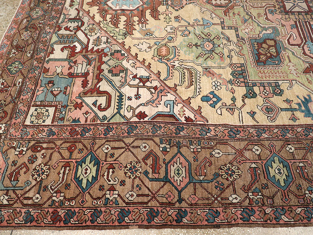 Antique Persian Serapi Room Size Carpet, No.8356 - Galerie Shabab