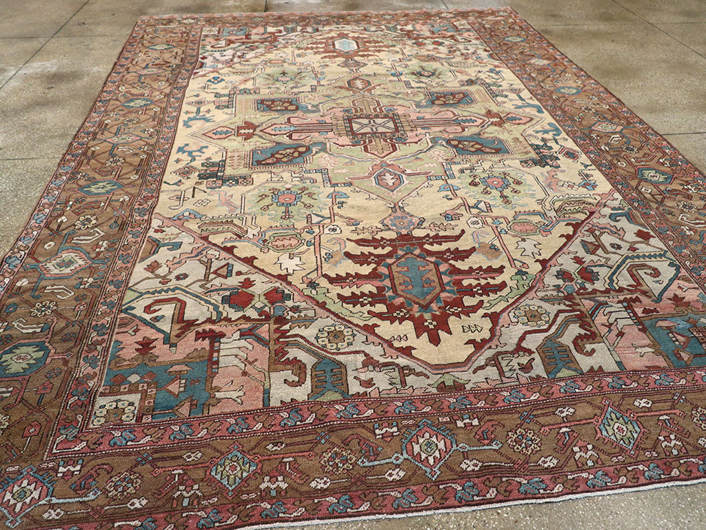Antique Persian Serapi Room Size Carpet, No.8356 - Galerie Shabab