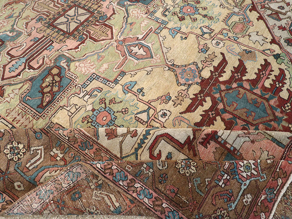 Antique Persian Serapi Room Size Carpet, No.8356 - Galerie Shabab