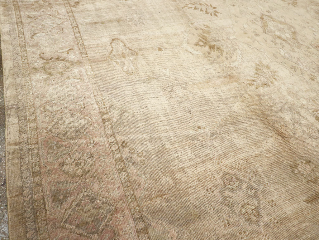 Antique Persian Sultanabad Carpet, No.8383 - Galerie Shabab