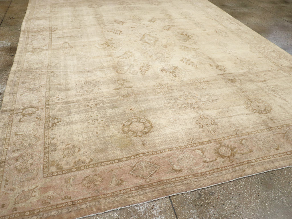 Antique Persian Sultanabad Carpet, No.8383 - Galerie Shabab