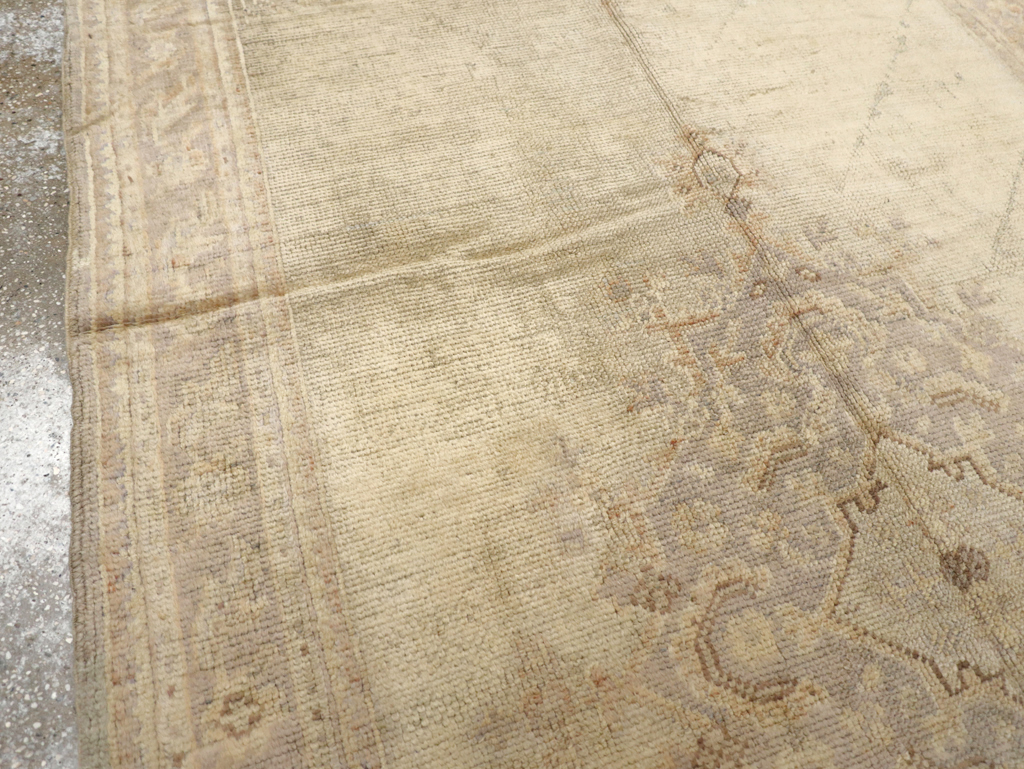 Antique Turkish Oushak Gallery Carpet, No.8404 - Galerie Shabab