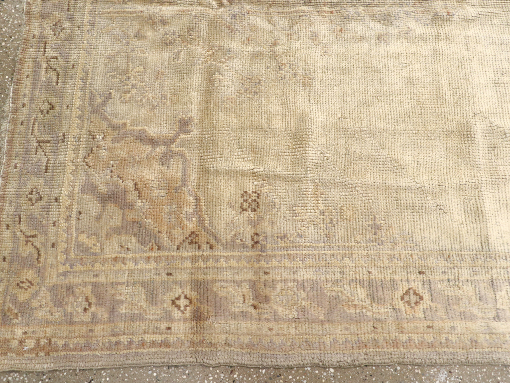 Antique Turkish Oushak Gallery Carpet, No.8404 - Galerie Shabab