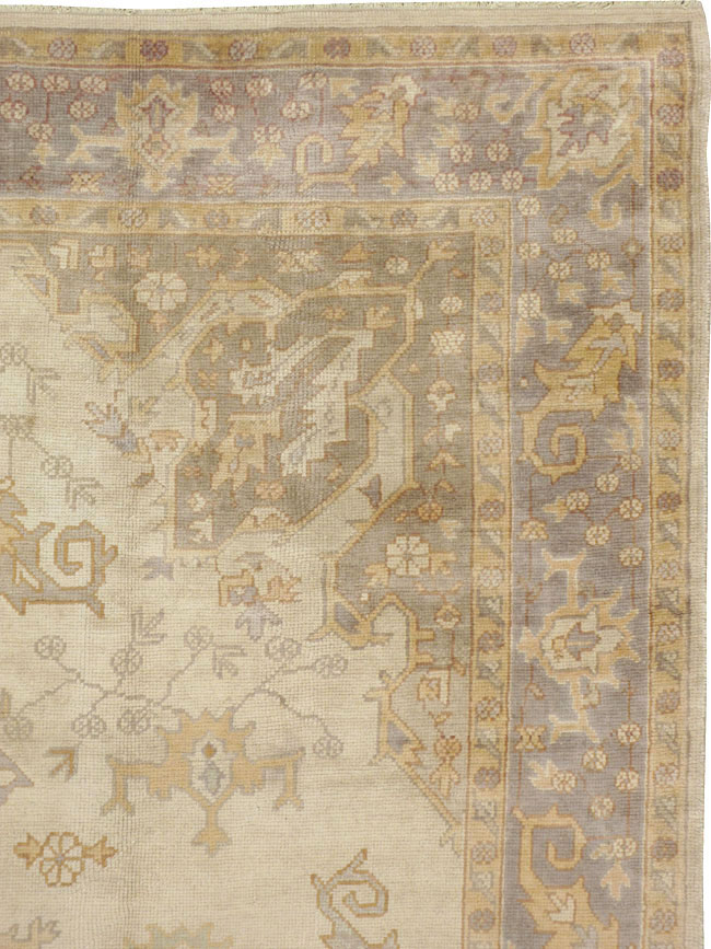 Vintage Turkish Oushak Carpet, No.8405 - Galerie Shabab
