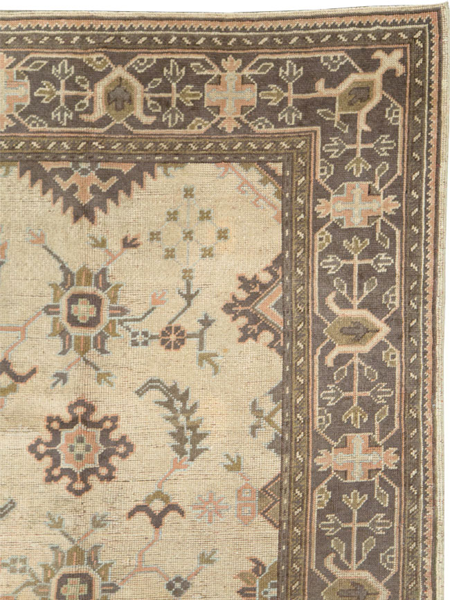 Antique Turkish Oushak Carpet, No.8411 - Galerie Shabab