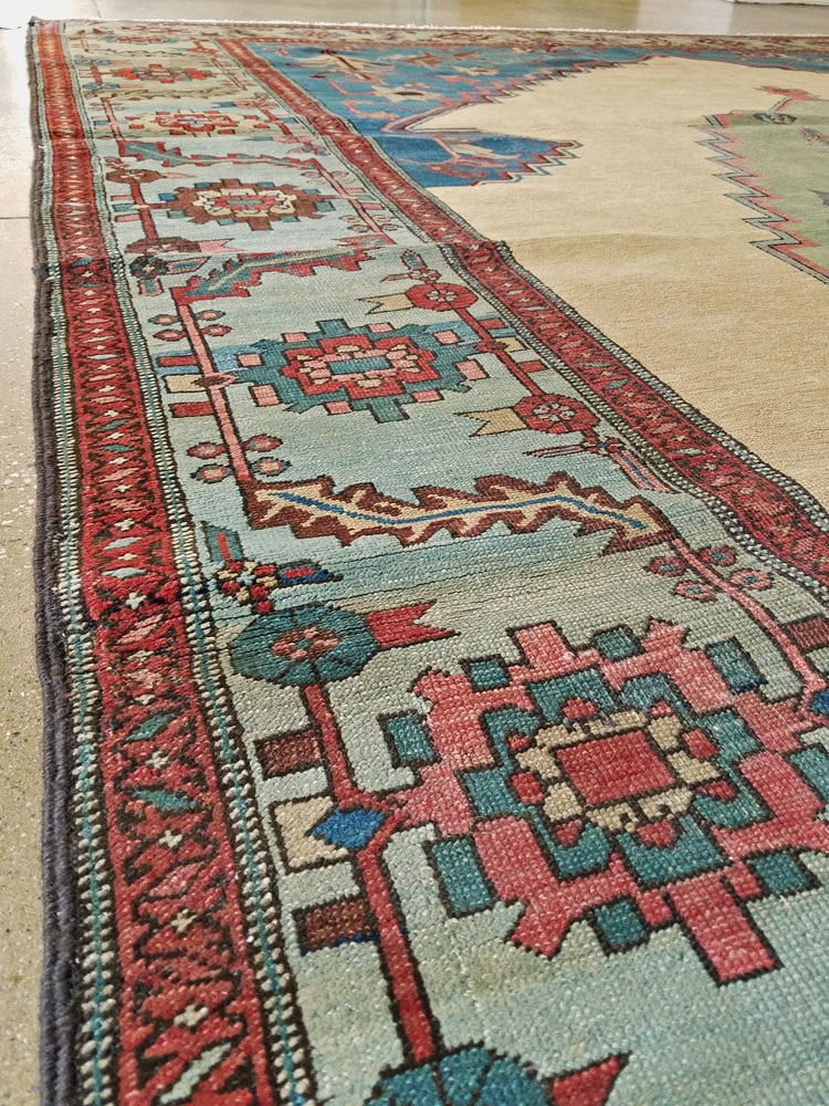 Antique Persian Bakshaish Carpet, No.8455 - Galerie Shabab