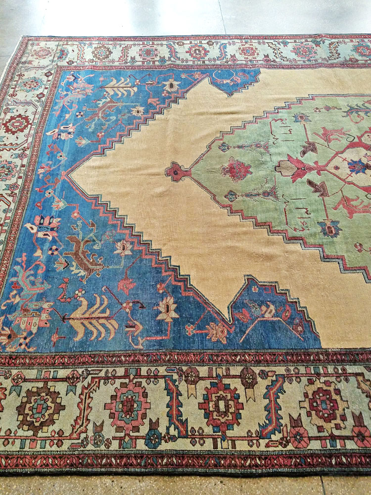 Antique Persian Bakshaish Carpet, No.8455 - Galerie Shabab