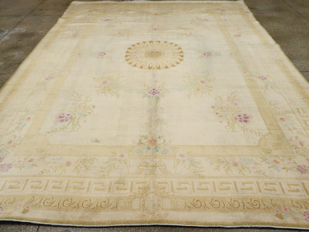 Vintage European Inspired Persian Kashan Carpet, No.8468 - Galerie Shabab