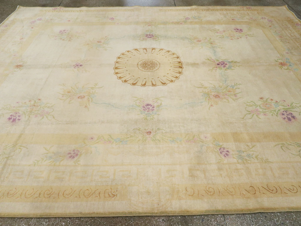 Vintage European Inspired Persian Kashan Carpet, No.8468 - Galerie Shabab