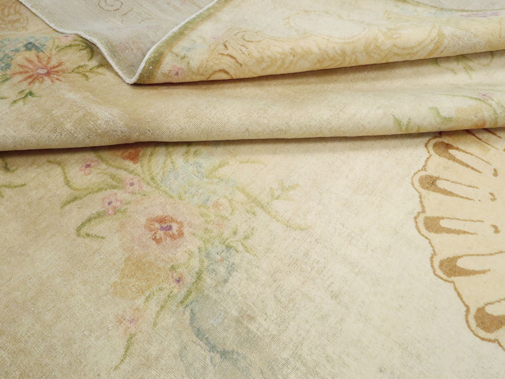 Vintage European Inspired Persian Kashan Carpet, No.8468 - Galerie Shabab