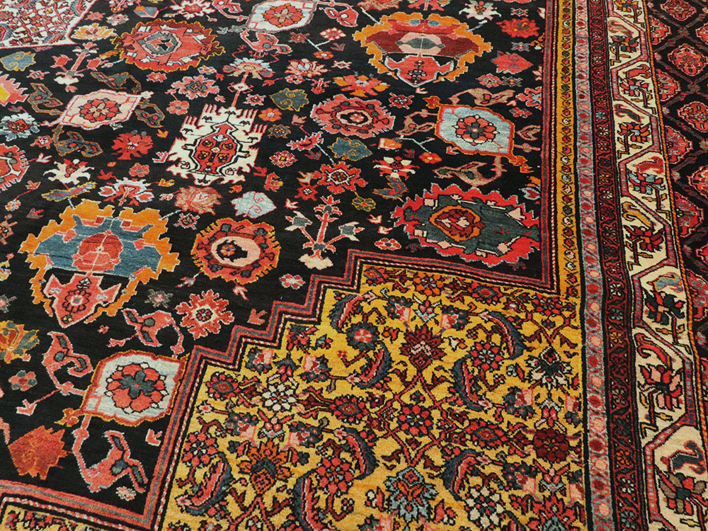 Antique Persian Bidjar Carpet, No.8489 - Galerie Shabab