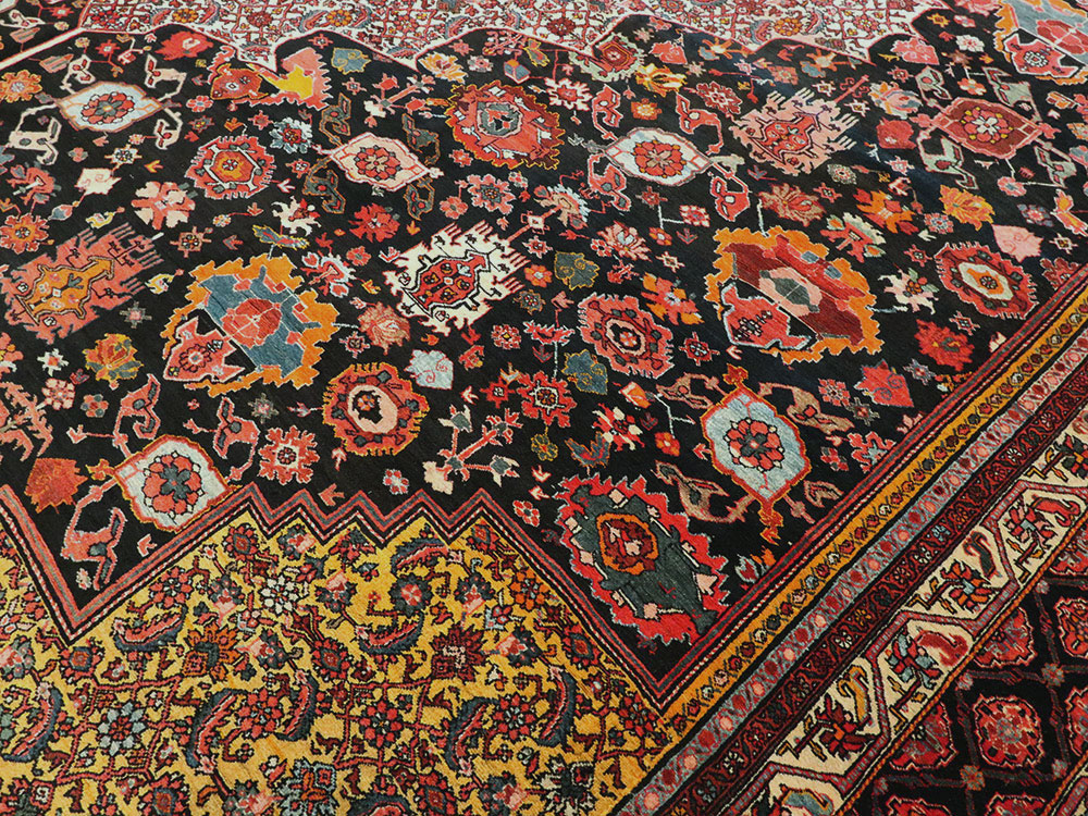 Antique Persian Bidjar Carpet, No.8489 - Galerie Shabab