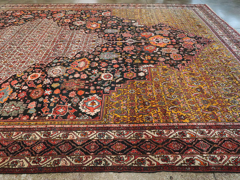 Antique Persian Bidjar Carpet, No.8489 - Galerie Shabab