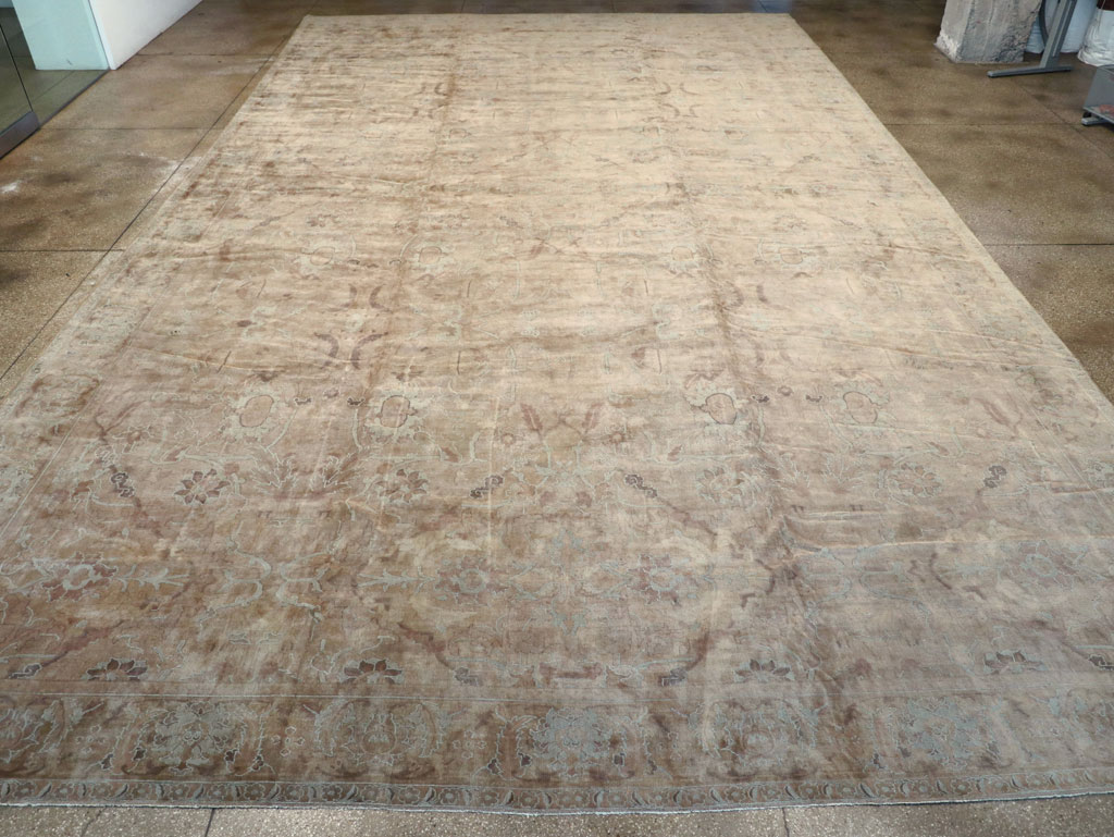 Antique Indian Agra Carpet, No.8497 - Galerie Shabab
