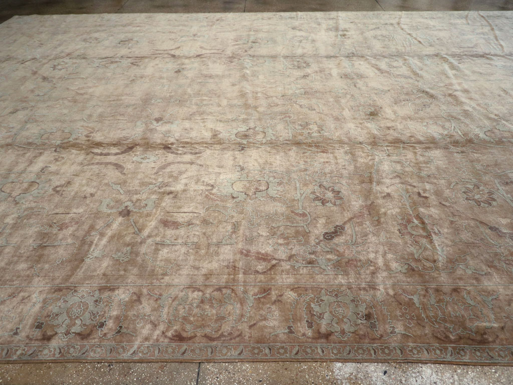 Antique Indian Agra Carpet, No.8497 - Galerie Shabab