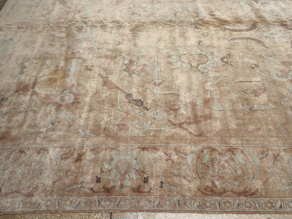 Antique Indian Agra Carpet, No.8497 - Galerie Shabab