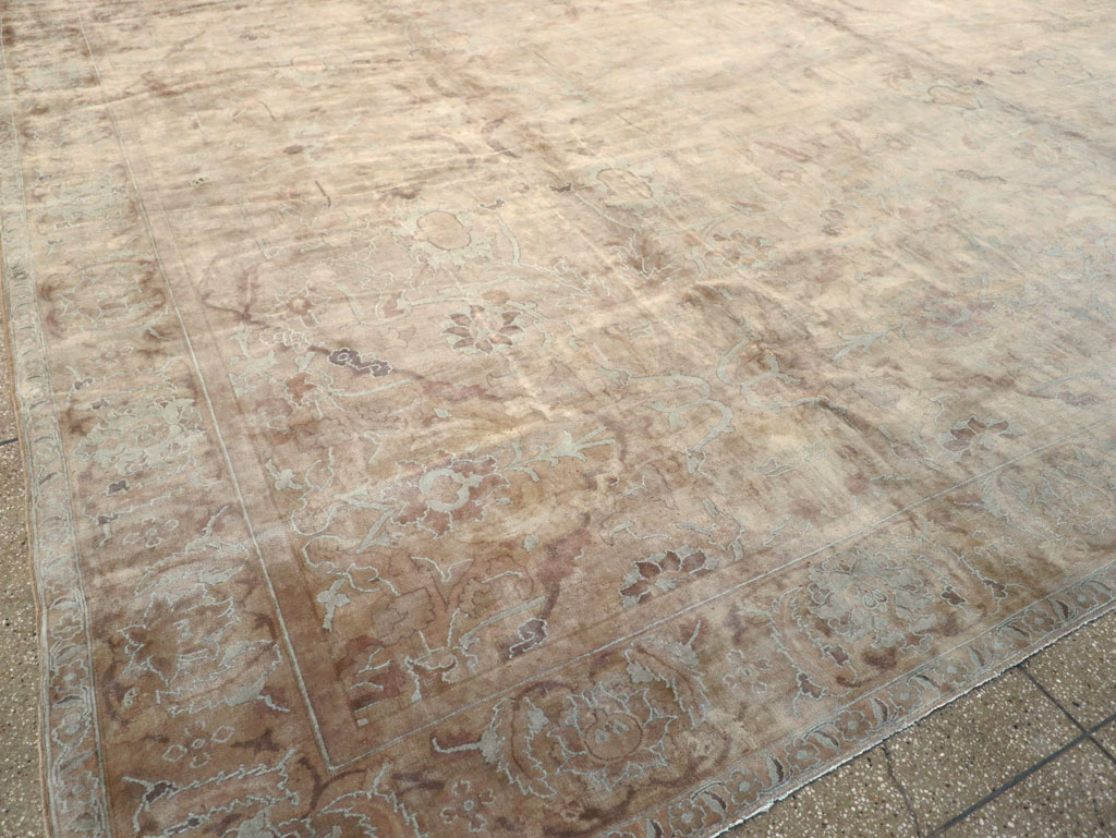 Antique Indian Agra Carpet, No.8497 - Galerie Shabab