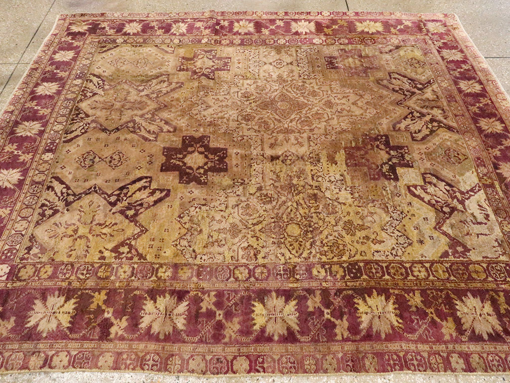 Antique Indian Agra Carpet, No.8526 - Galerie Shabab