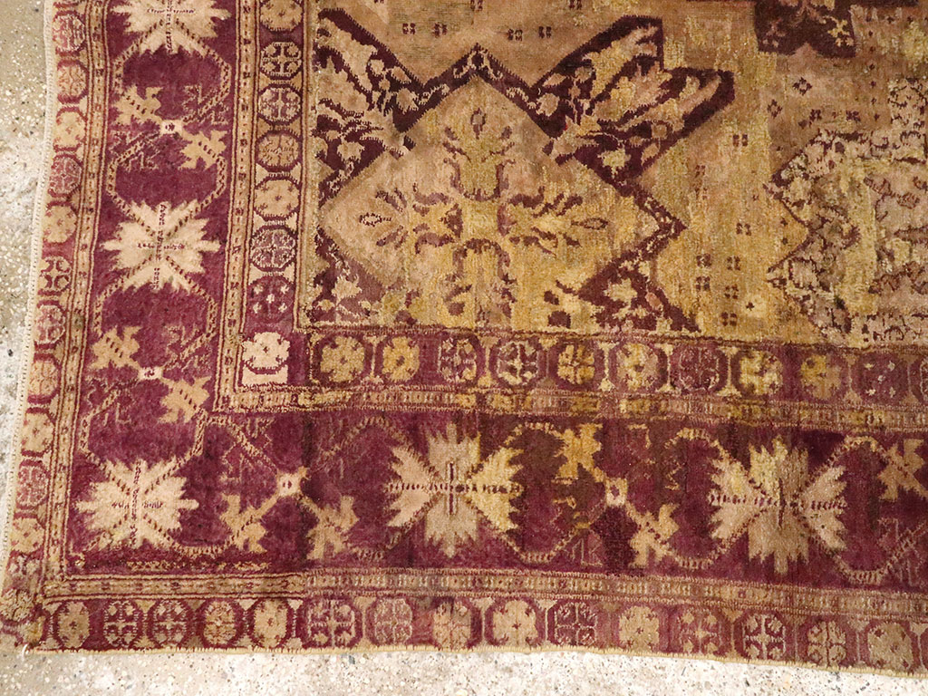 Antique Indian Agra Carpet, No.8526 - Galerie Shabab