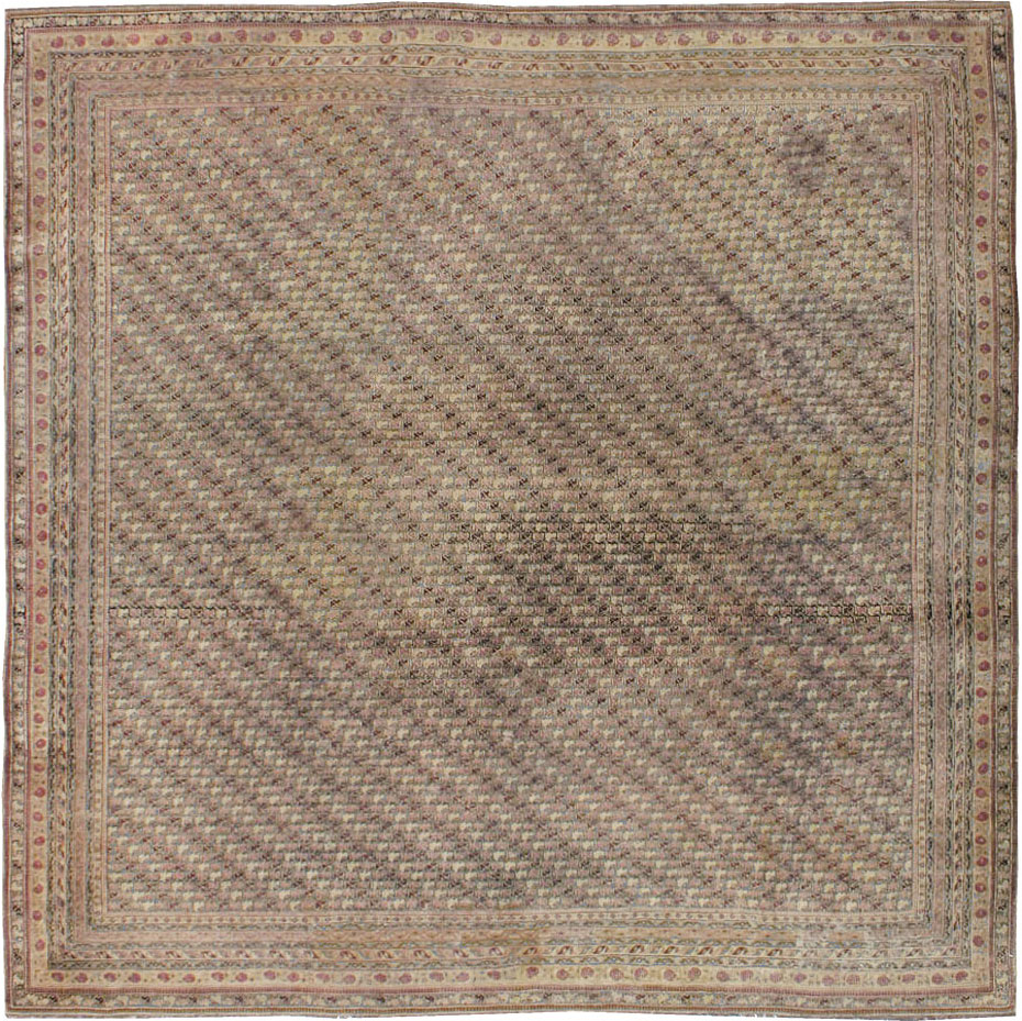 Antique Indian Agra Square Carpet, No.8541 - Galerie Shabab