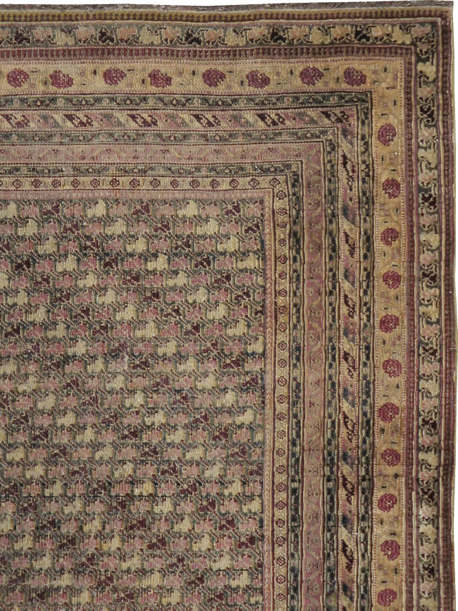 Antique Indian Agra Square Carpet, No.8541 - Galerie Shabab