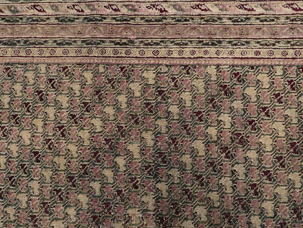 Antique Indian Agra Square Carpet, No.8541 - Galerie Shabab