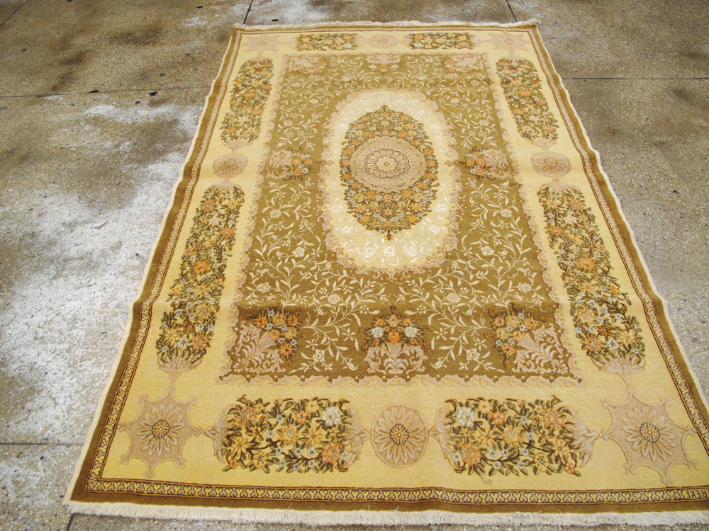Vintage Turkish Herekeh Carpet, No.8570 - Galerie Shabab
