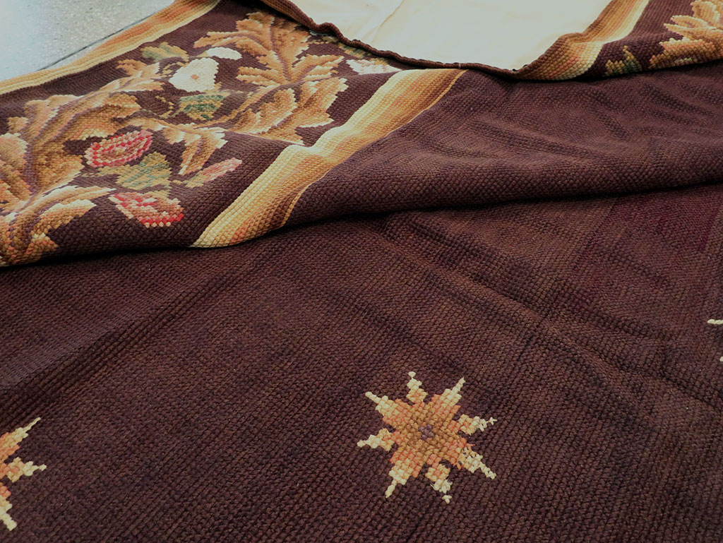 Vintage French Needlepoint Carpet, No.8582 - Galerie Shabab