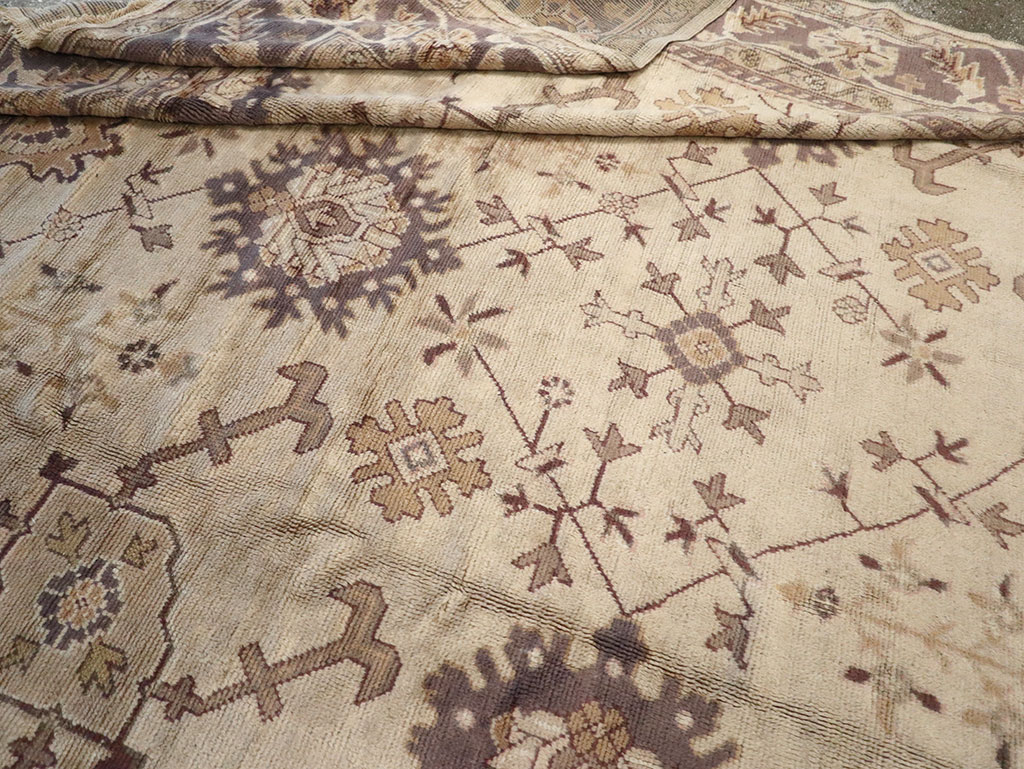 Vintage Turkish Oushak Carpet, No.8609 - Galerie Shabab