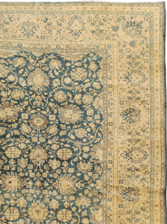 Antique Persian Sarouk Carpet, No.8616 - Galerie Shabab