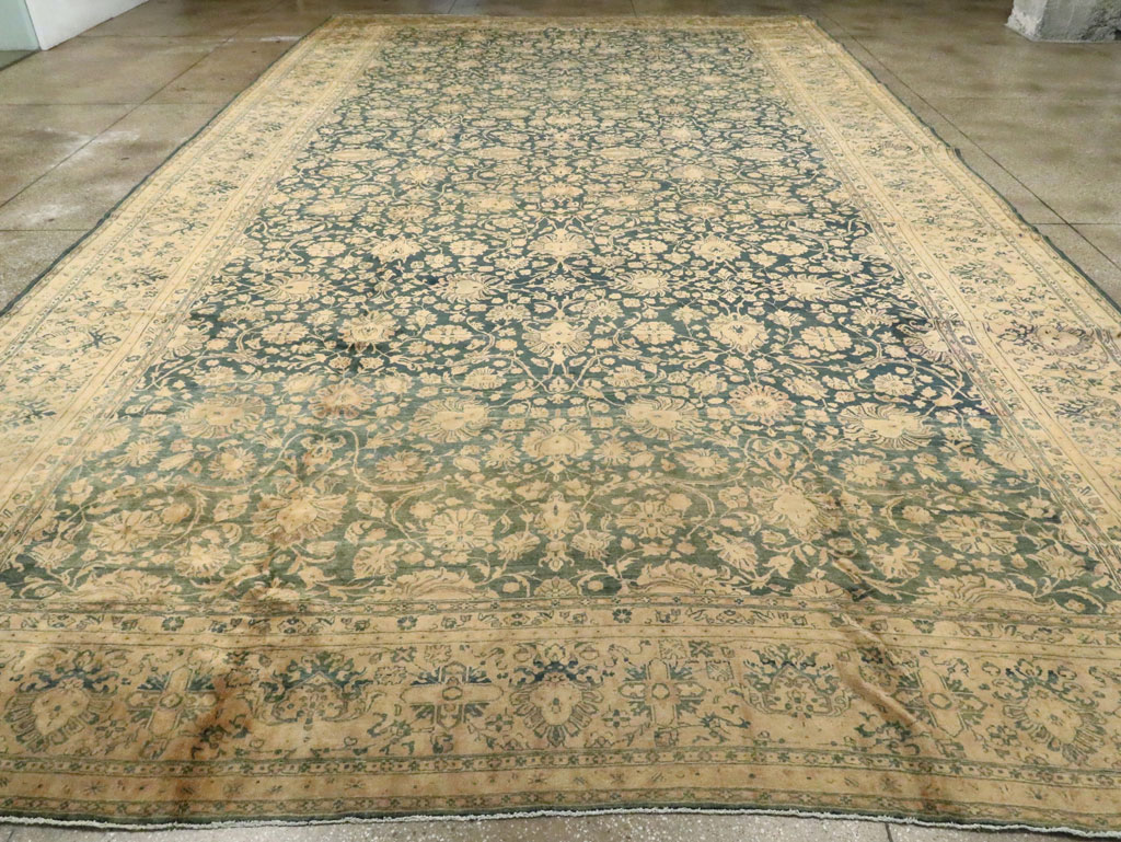 Antique Persian Sarouk Carpet, No.8616 - Galerie Shabab