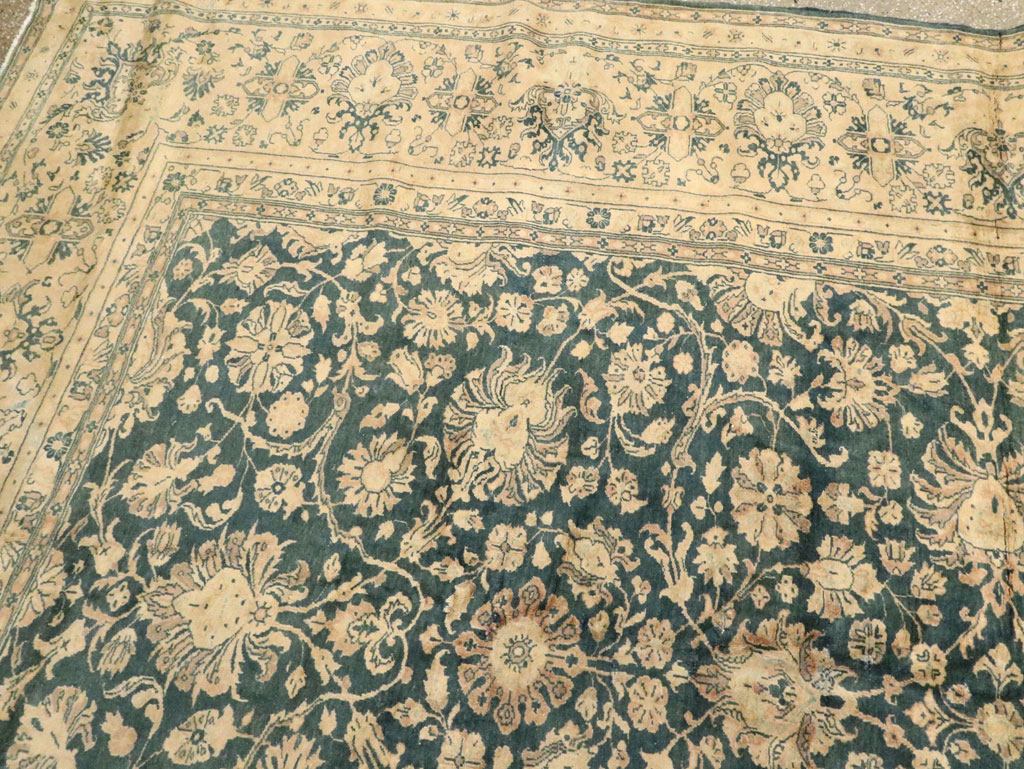 Antique Persian Sarouk Carpet, No.8616 - Galerie Shabab