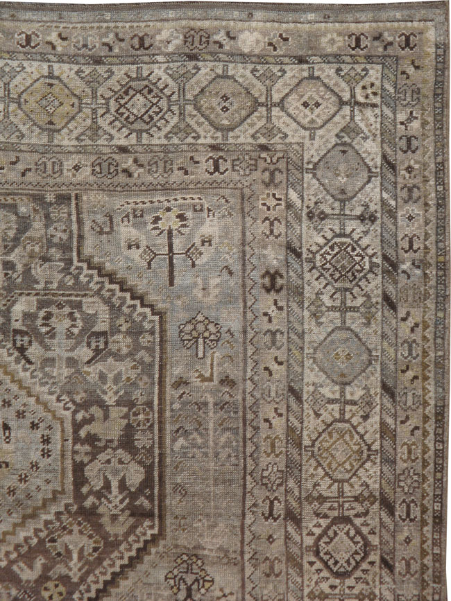 A Shiraz Carpet, No.8695 - Galerie Shabab