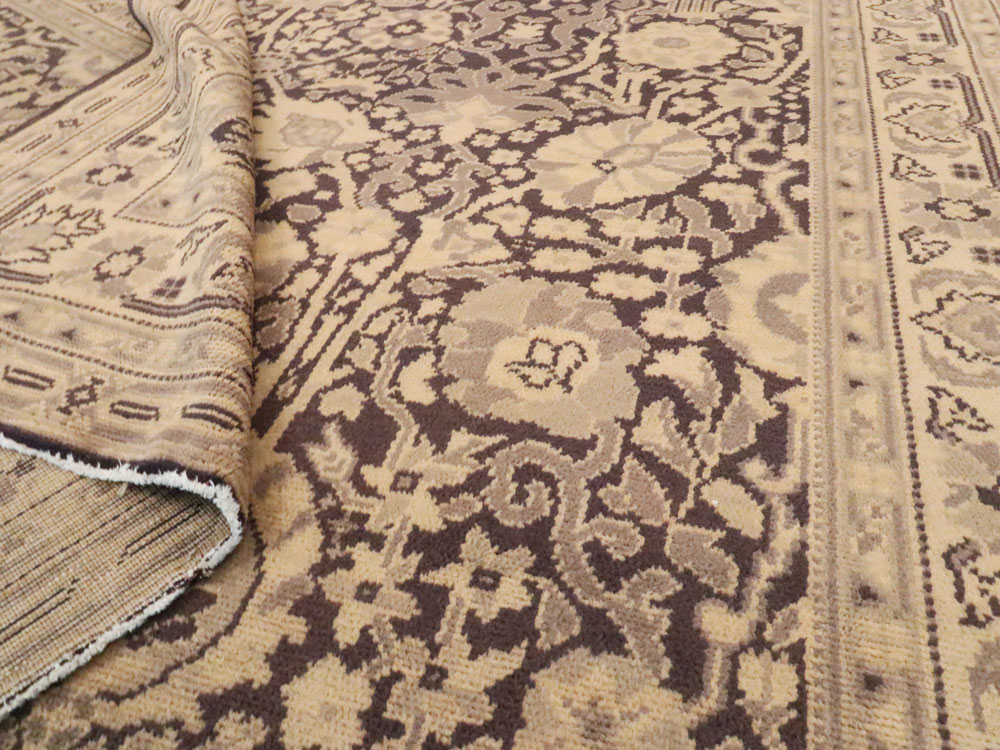 Vintage Indian Lahore Accent Carpet, No.8702 - Galerie Shabab
