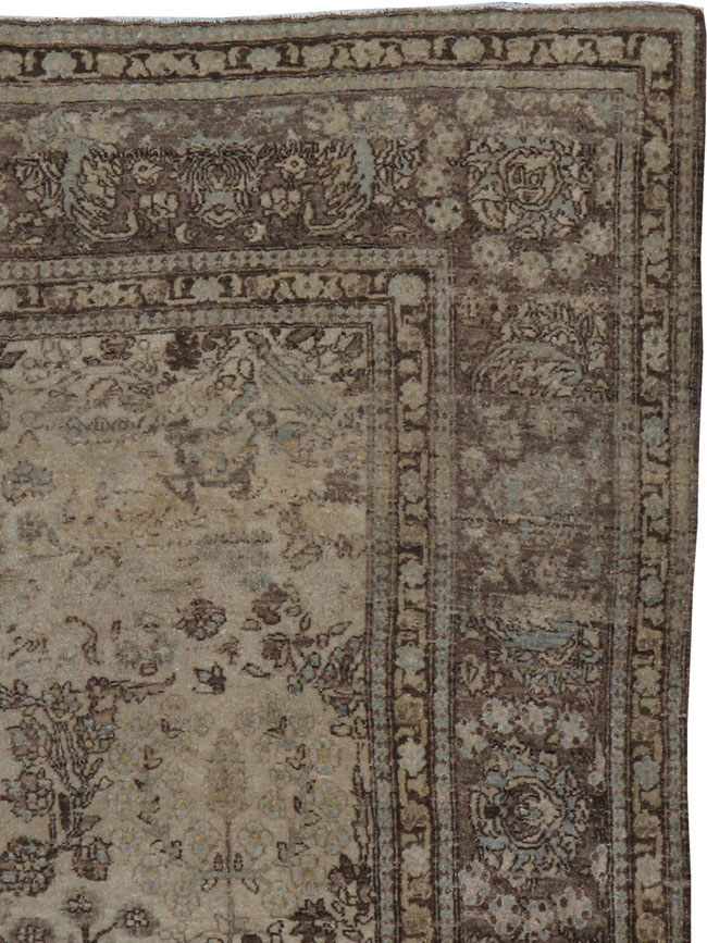 Antique Isfahan Rug, No.8707 - Galerie Shabab