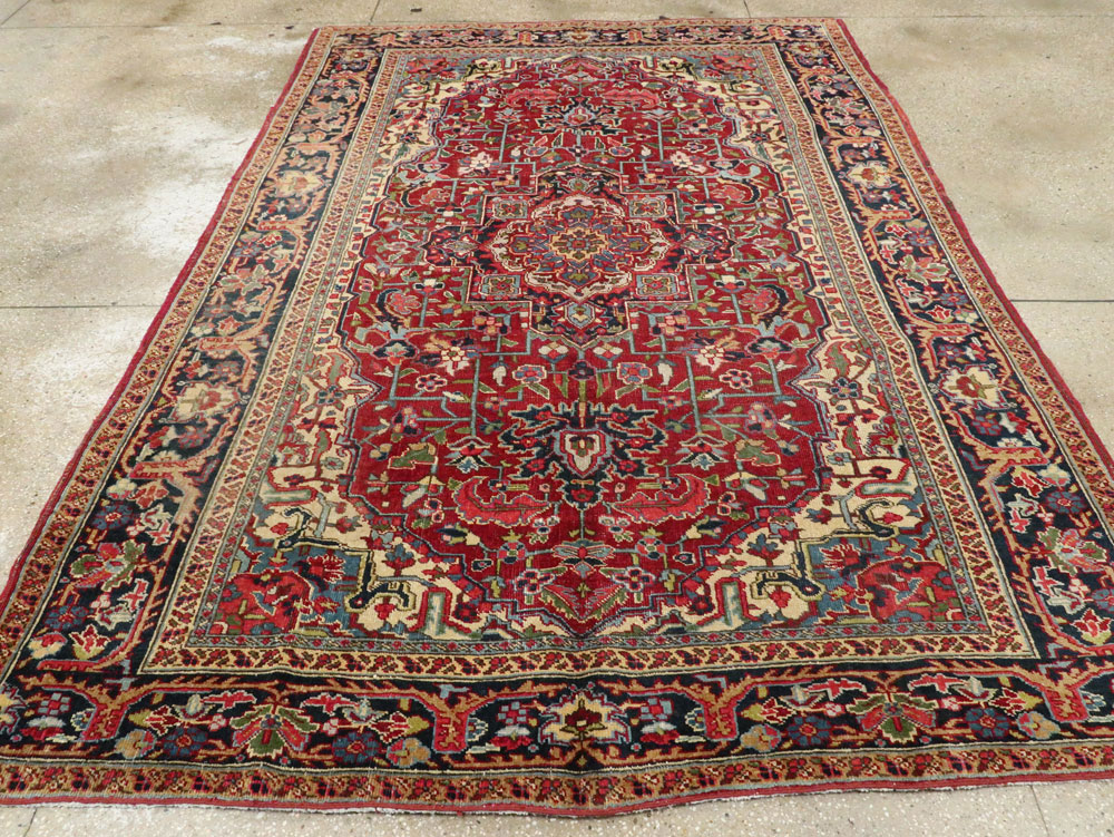 Vintage Persian Heriz Carpet, No.8713 - Galerie Shabab