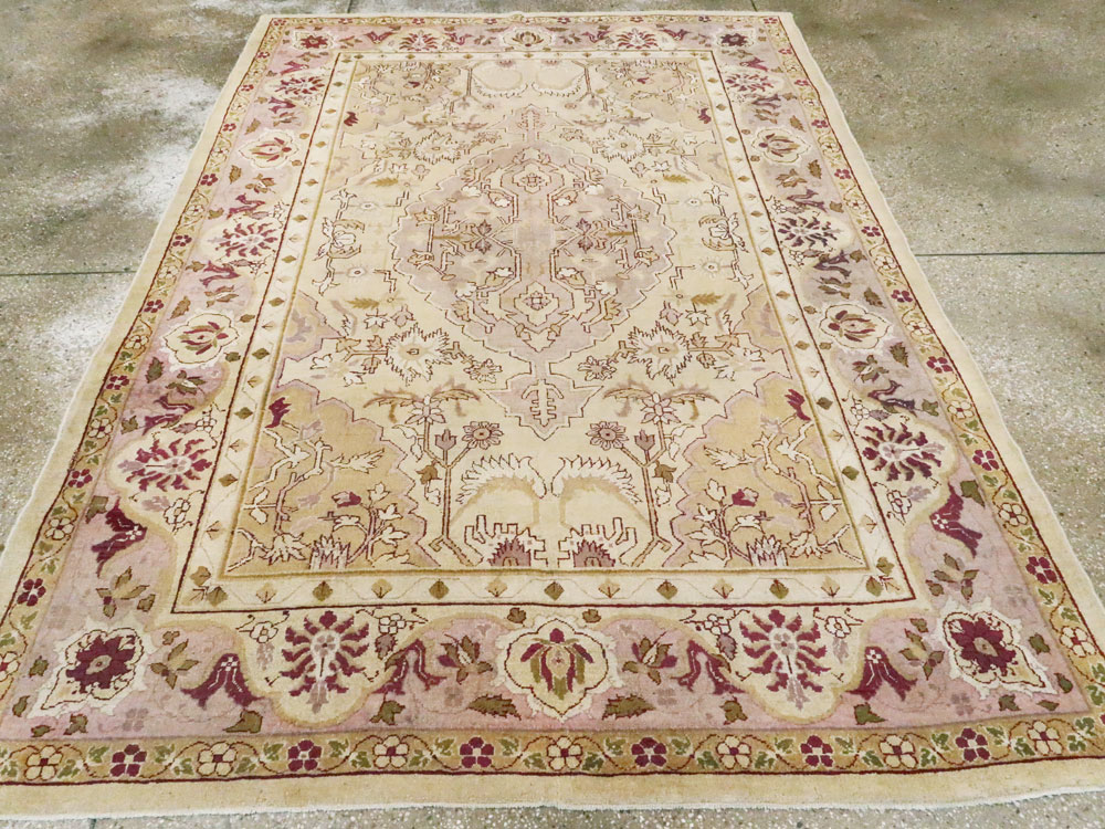 Antique Indian Agra Carpet, No.8730 - Galerie Shabab
