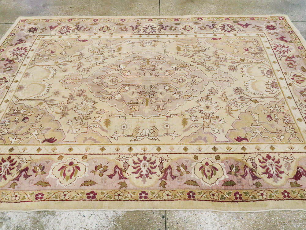Antique Indian Agra Carpet, No.8730 - Galerie Shabab